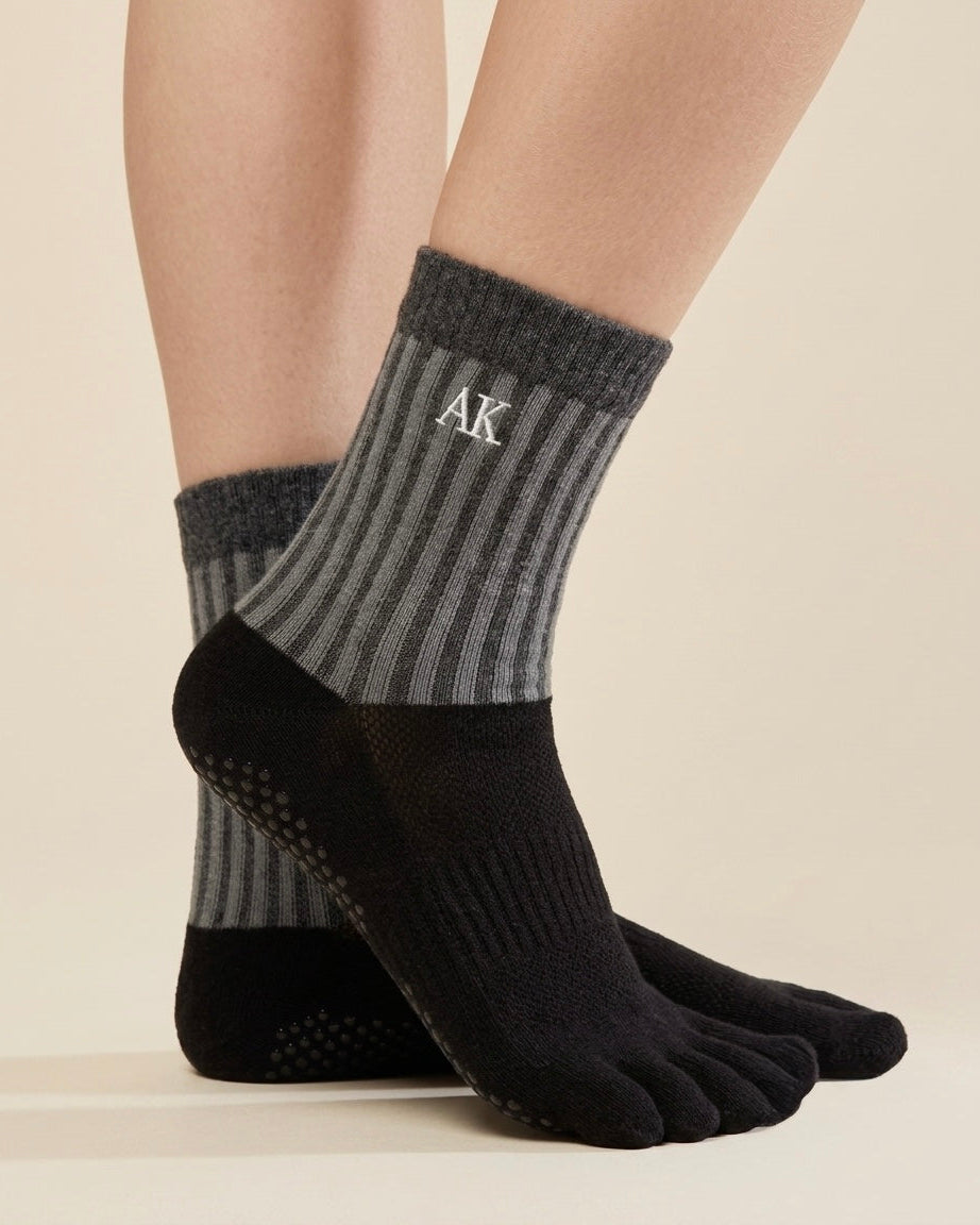 條紋五指止滑襪 AK Stripe Grip Toe Socks - Black