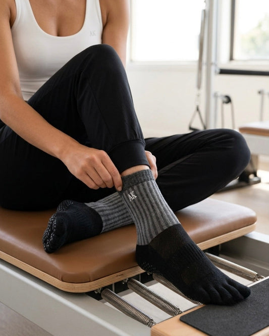 條紋五指止滑襪 AK Stripe Grip Toe Socks - Black